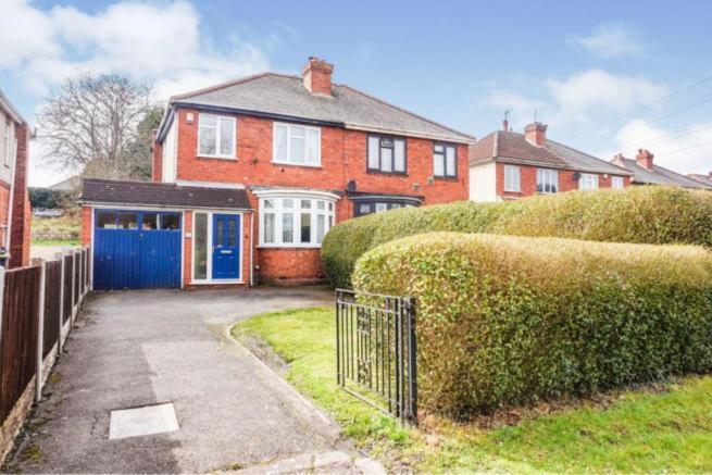 L & J Escapes: Family & Contractor-Friendly with Parking Near M6 Apartment Coseley Exterior photo